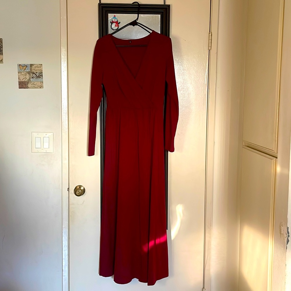 Elegant dress with high slit! Brand new!